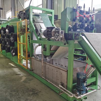 Vloer die Rubberpartij bevinden zich van Machine die Rod Type Compound Film Air-het Koelen hangen